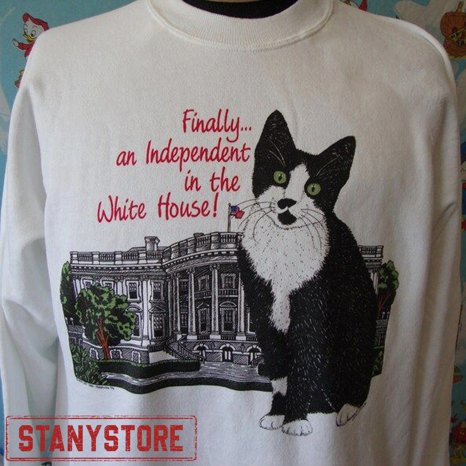 '90s Socks the Cat Finally an Independent in The White House Shirt