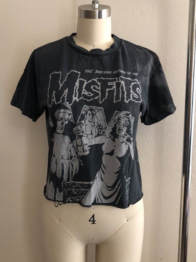 Cropped Misfits Tee Shirt Rare Design Shirt