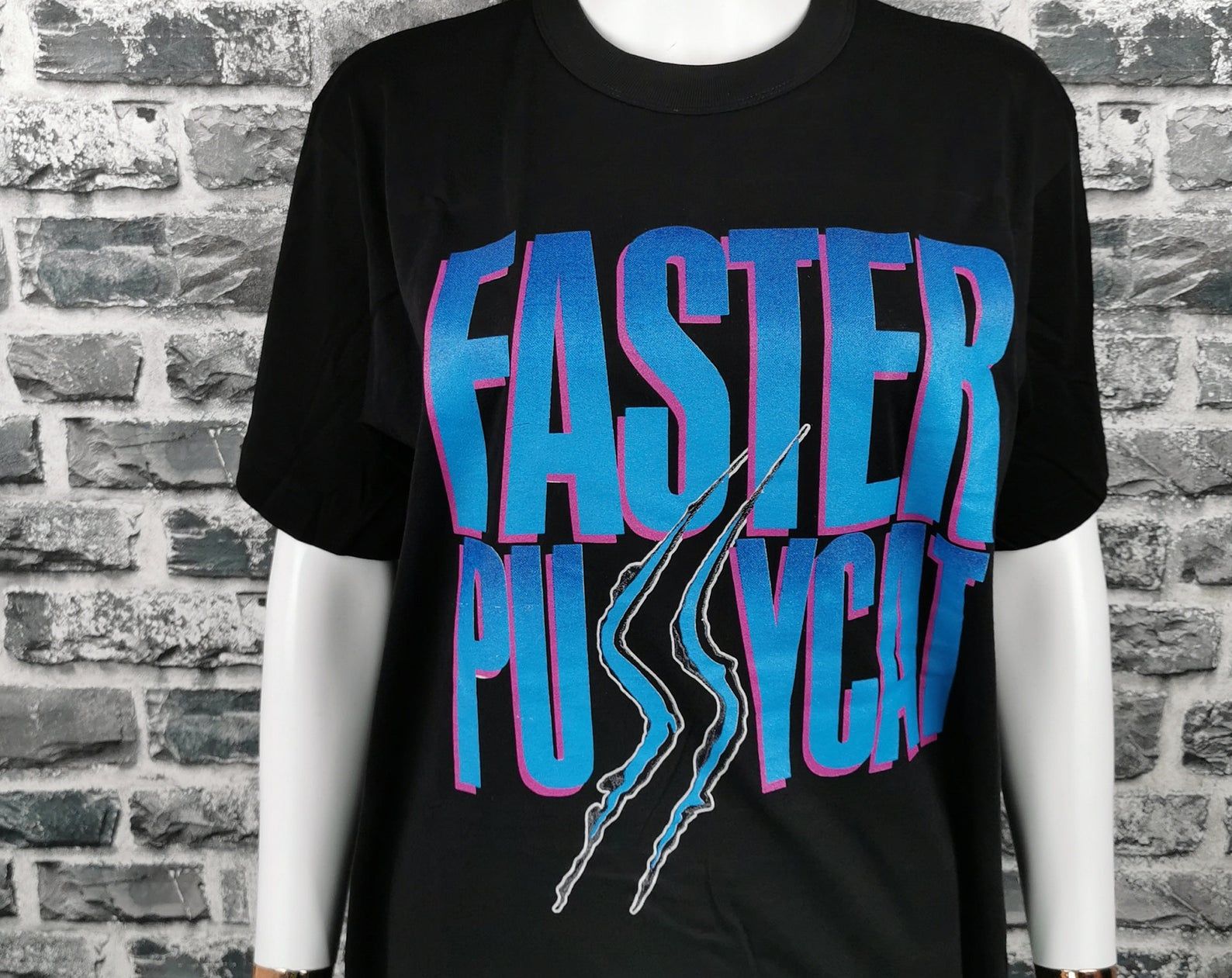 Faster Pussycat 80S Unworn Vintage T-Shirt 100 Pure Pussycat faster pussycat 80s unworn vintage t shirt 100 pure pussycat mecev