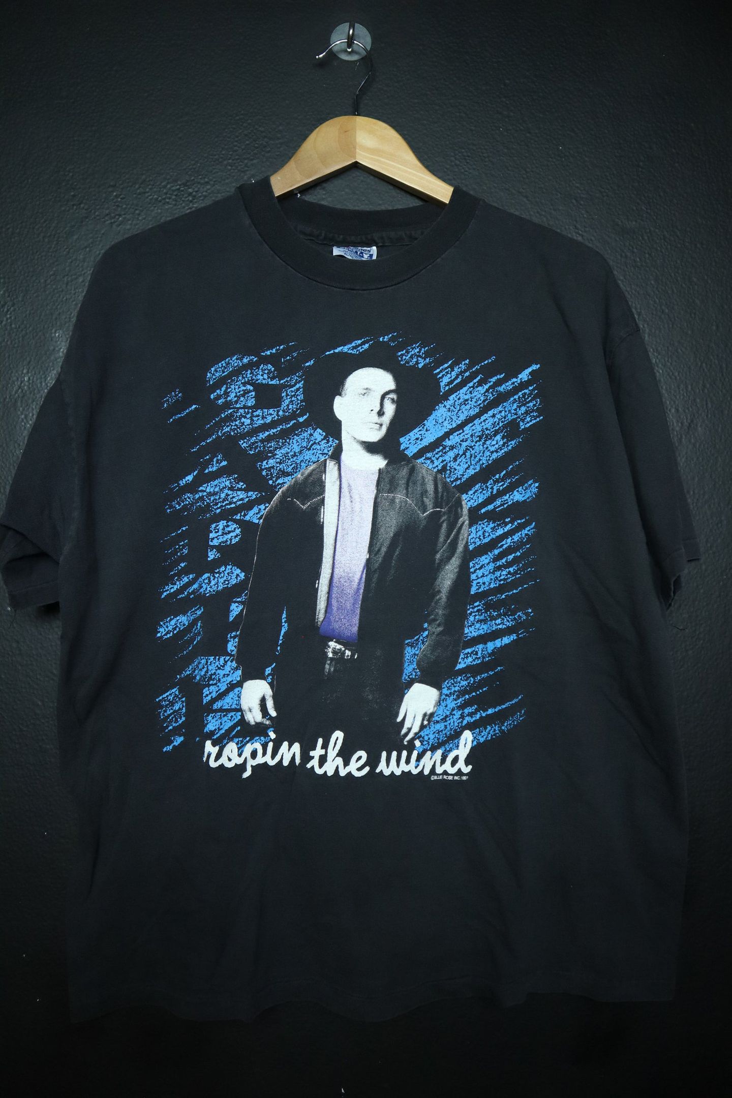 Garth Brooks Ropin The Wind 1991 Tshirt