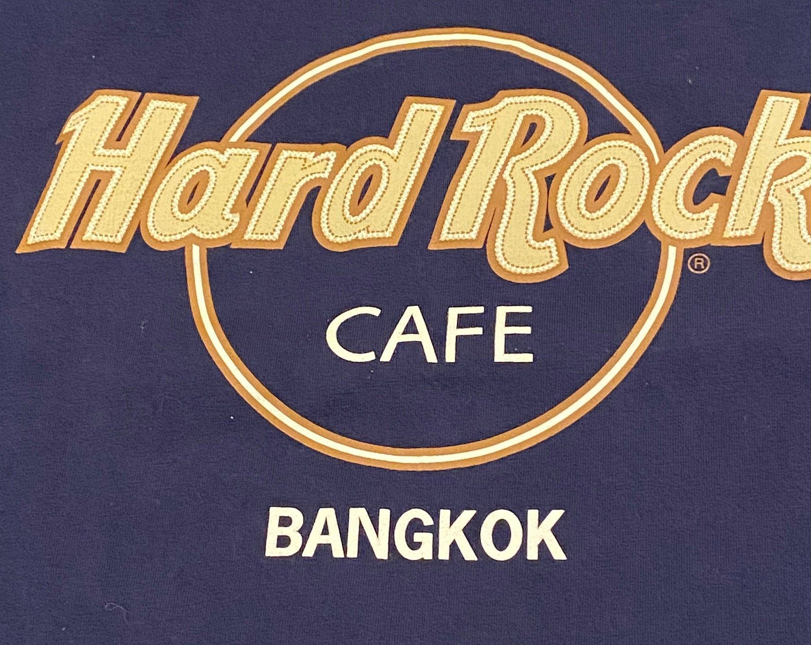 Hard Rock Cafe Shirt / Vintage / Bangkok / Thailand / Music / Street Fashion / Streetwear / Street Style / X