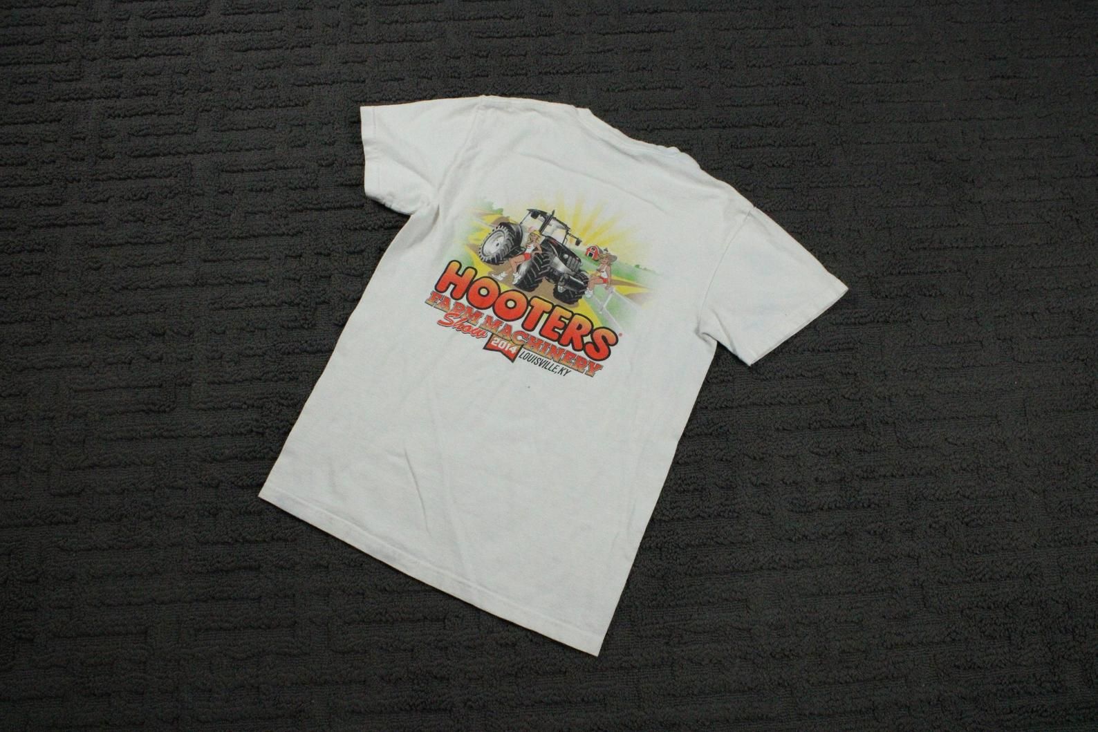Hooters T-Shirt / 90S Promo Graphic Tee / Short Sleeve