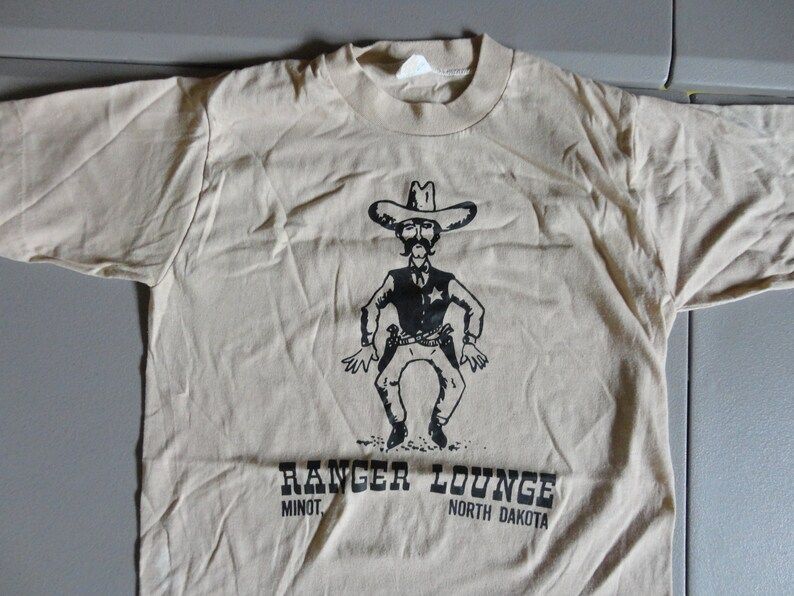 Light Brown Vintage 80S Gulf Coast Sportswear 50 50 Cowboy Sheriff Ranger Lounge Minot North Dakota T Shirt Fits Adult