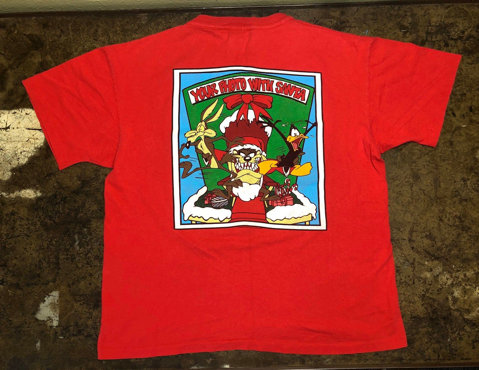 Looney Tunes Tshirt 1995 Vintage 90S Christmas Shirt Taz Bugs Bunny Wile E Coyote Single Stitch Santa Tee