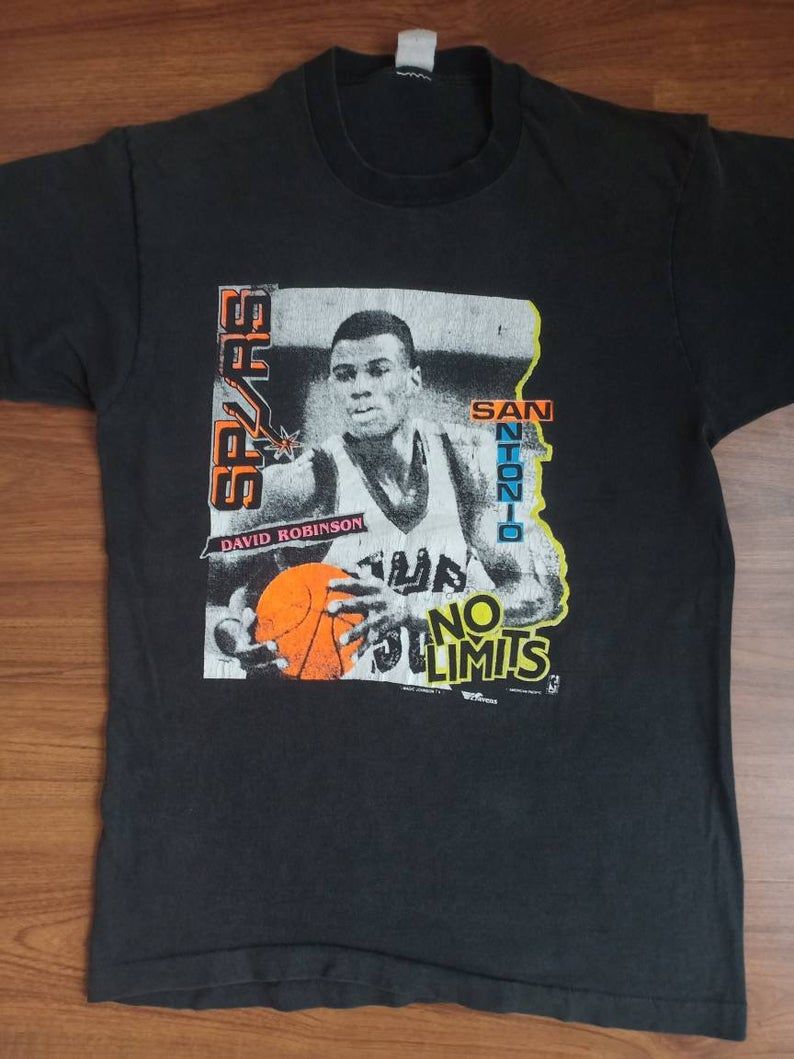 Rare Vintage David Robinson Caricature 90'S Shirt