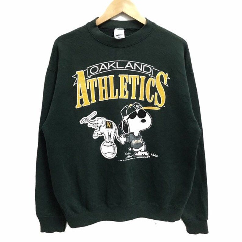 Rare Vintage Oakland Athletics American Baseball Team Peanuts Snoopy Big Logo Green Colour Crew Neck Sweatshirts Jumper Pullover L Size