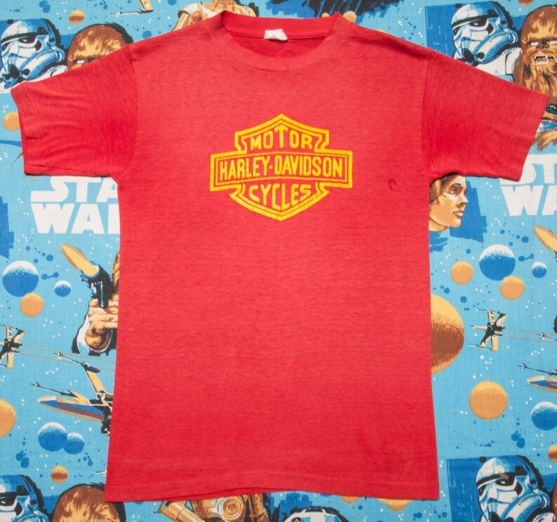 Red Harley Davisdon Size M Logo T Shirt red harley davisdon size m logo t shirt