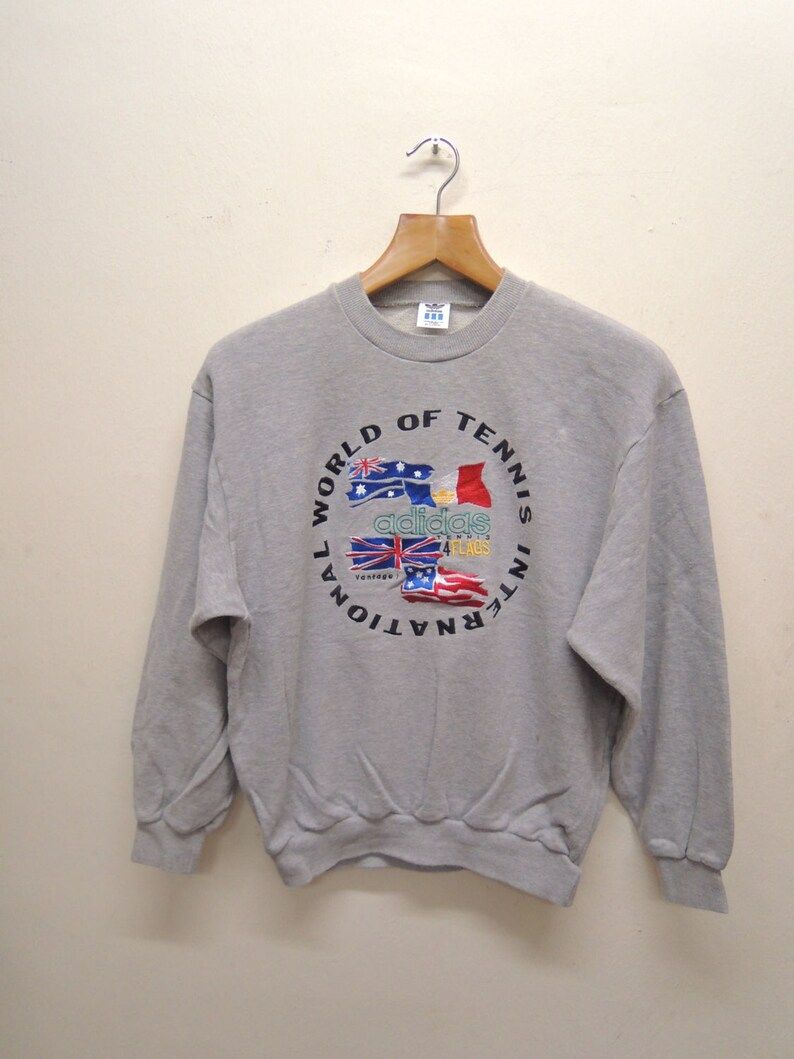 Reserve Vintage Adidas World Of Tennis International 4 Flags Big Logo Sport Sweatshirt Pull Over Sweater Hip Hop