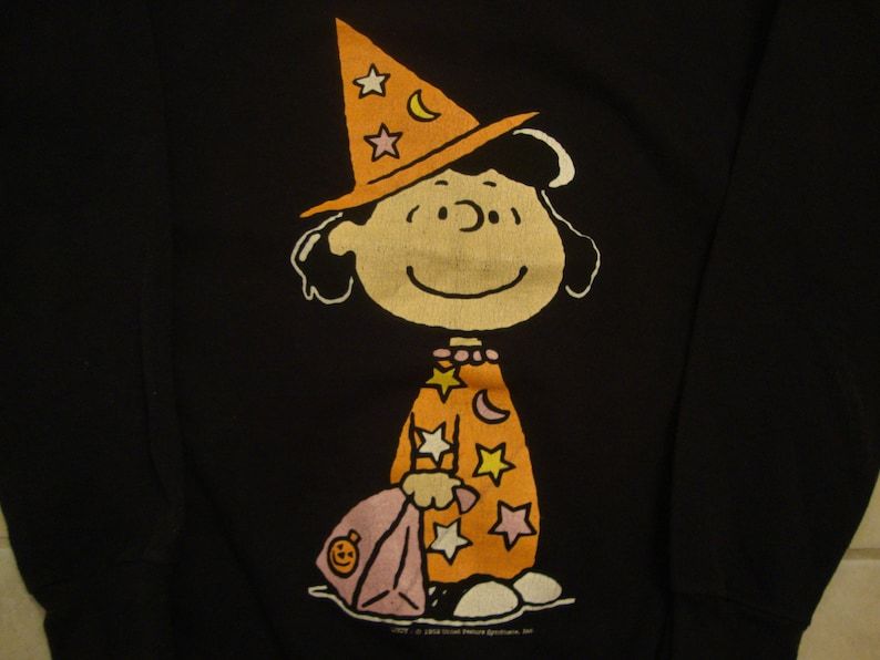 True Vintage 90S Peanuts Gang Lucy Halloween Black Crew Neck Sweatshirt