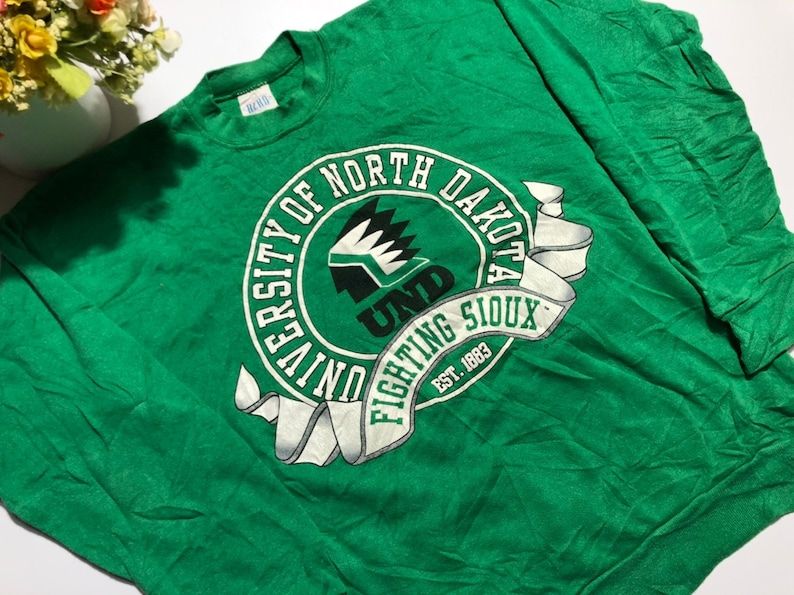 Vintage 1988S University Of North Dakota Sweater