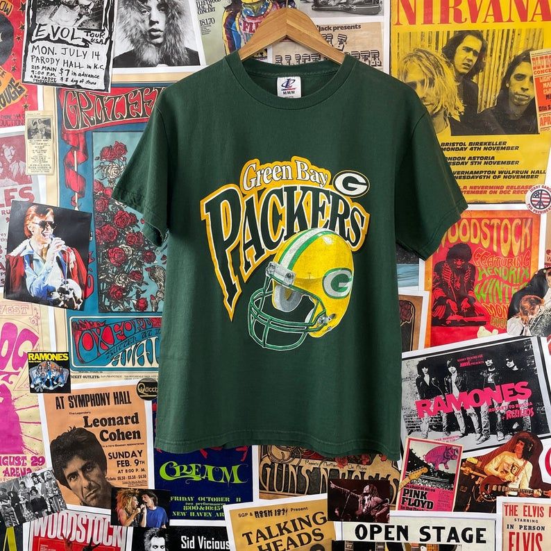 Vintage 1990s Green Bay Packers NFL Football Sportswear All Cotton Graphic Team Shirt