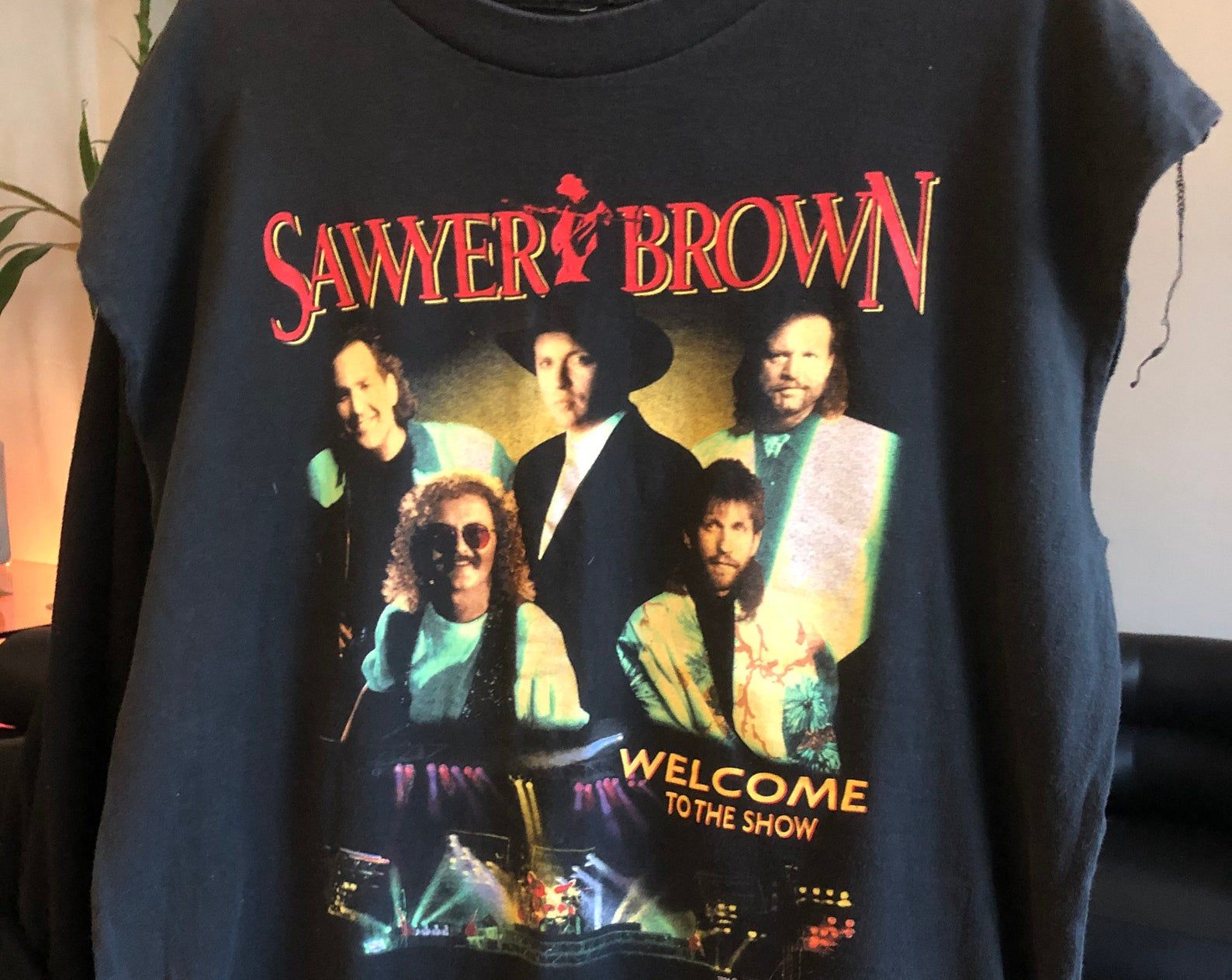 Vintage 1990'S Sawyer Brown Welcome To The Show Sleeveless Cut Off Tank Graphic T-Shirt