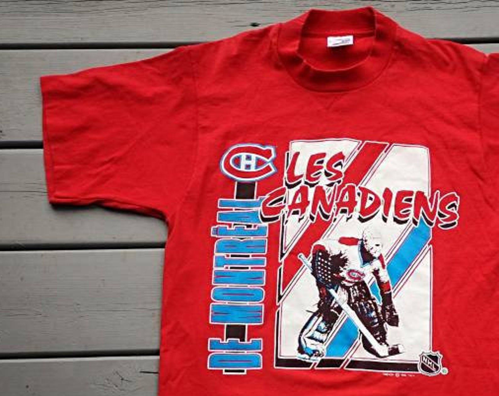 Vintage 1994 Les Canadiens De Montreal Montreal Canadiens Bright Red T-Shirt Made In Canada