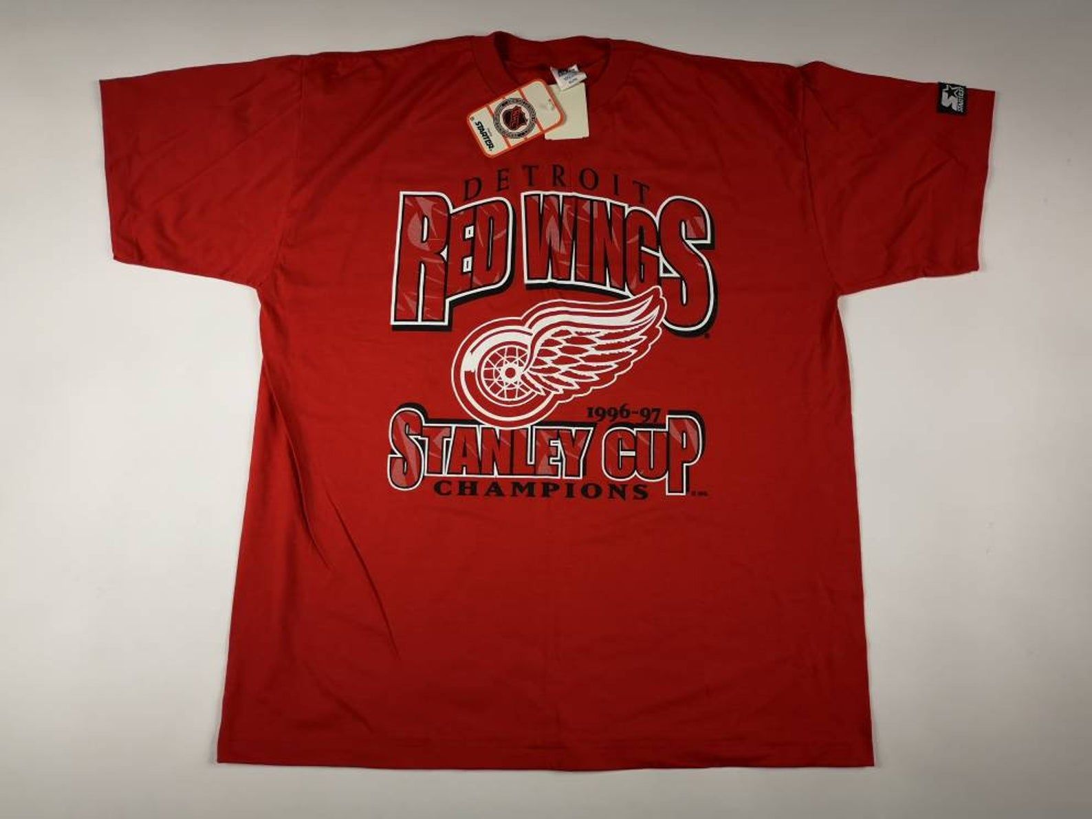 Vintage 1996-1997 Deadstock Detroit Red Wings Stanley Cup Champions T-Shirt Made In Canada By Starter