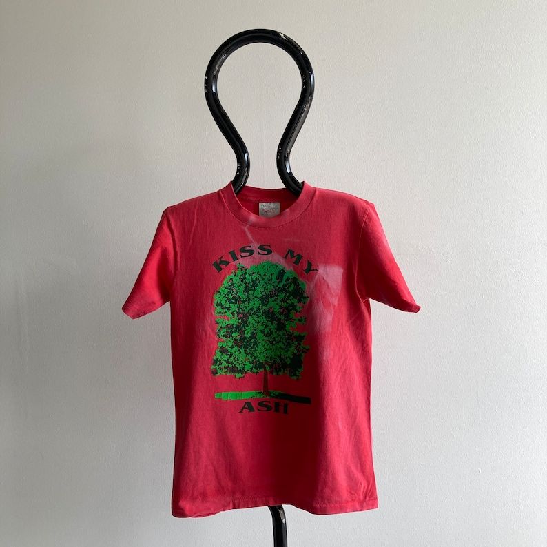 Vintage 1996 Kiss My Ash Front Back Super Fade Marks Oneita T Shirt vintage 1996 kiss my ash front back super fade marks oneita t shirt qnmlb
