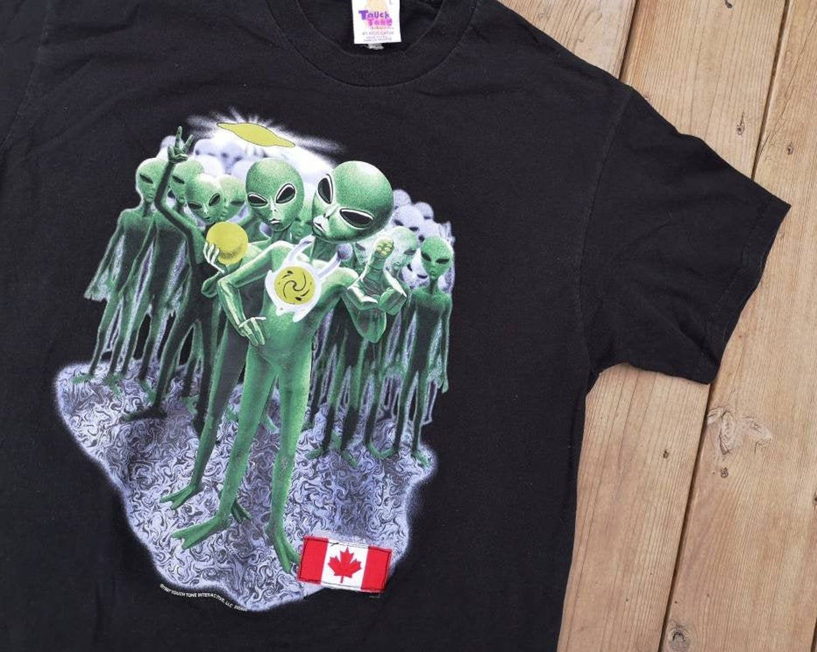 Vintage 1997 Aliens Canada T-Shirt Made In Usa By Touch Tone/Wild Oats
