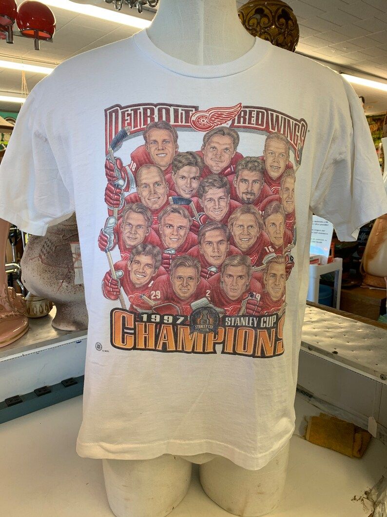 Vintage 1997 Detroit Red Wings Stanley Cup Champions Tee Shirt Large