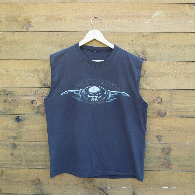 Vintage 2000 Harley Davidson Motorcycles Tank Top Edium Chicago Il Skulls Beautifully Faded Black