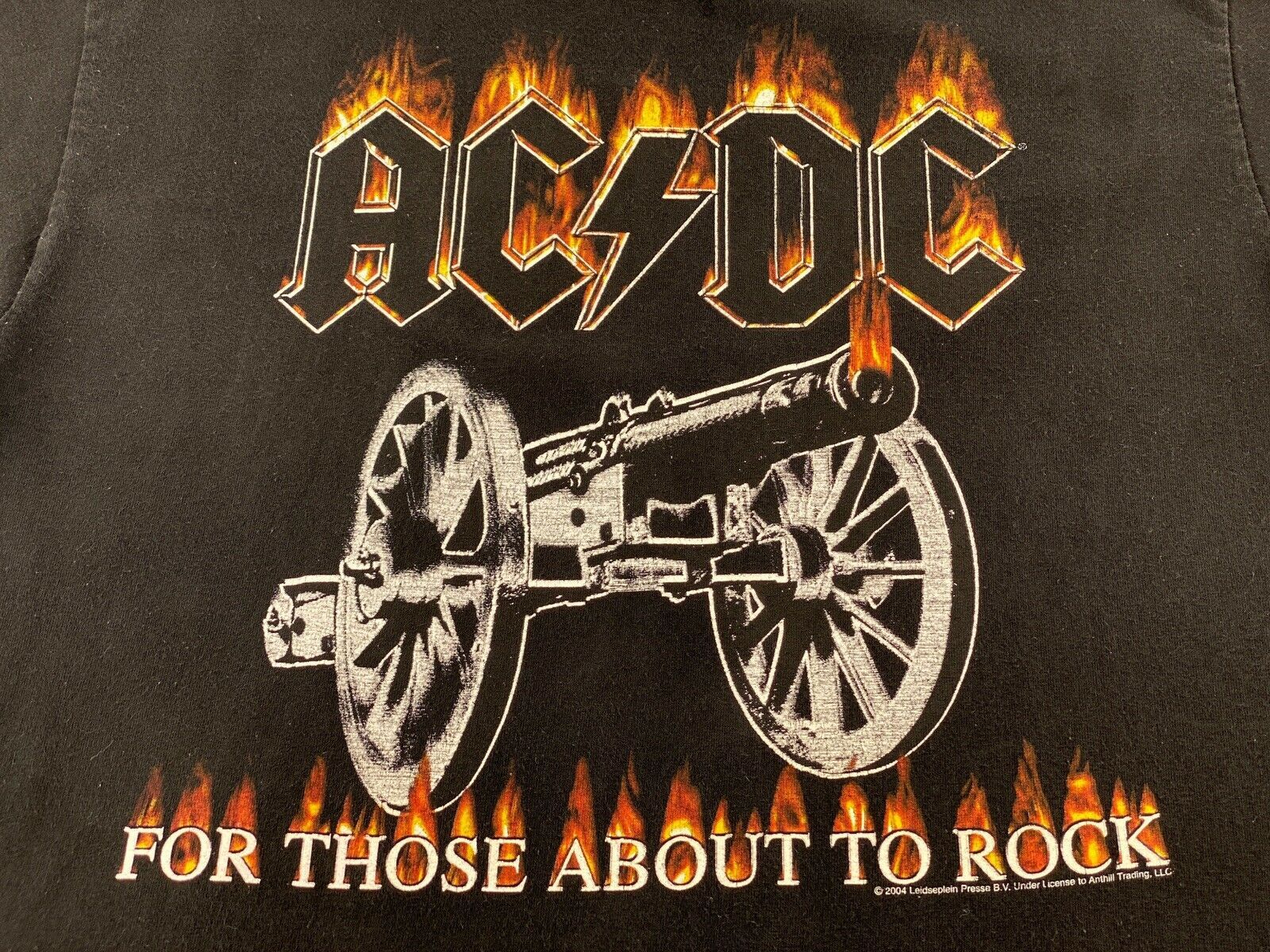 Vintage 2004 Ac/Dc For Those About To Rock World Tour Concershirt