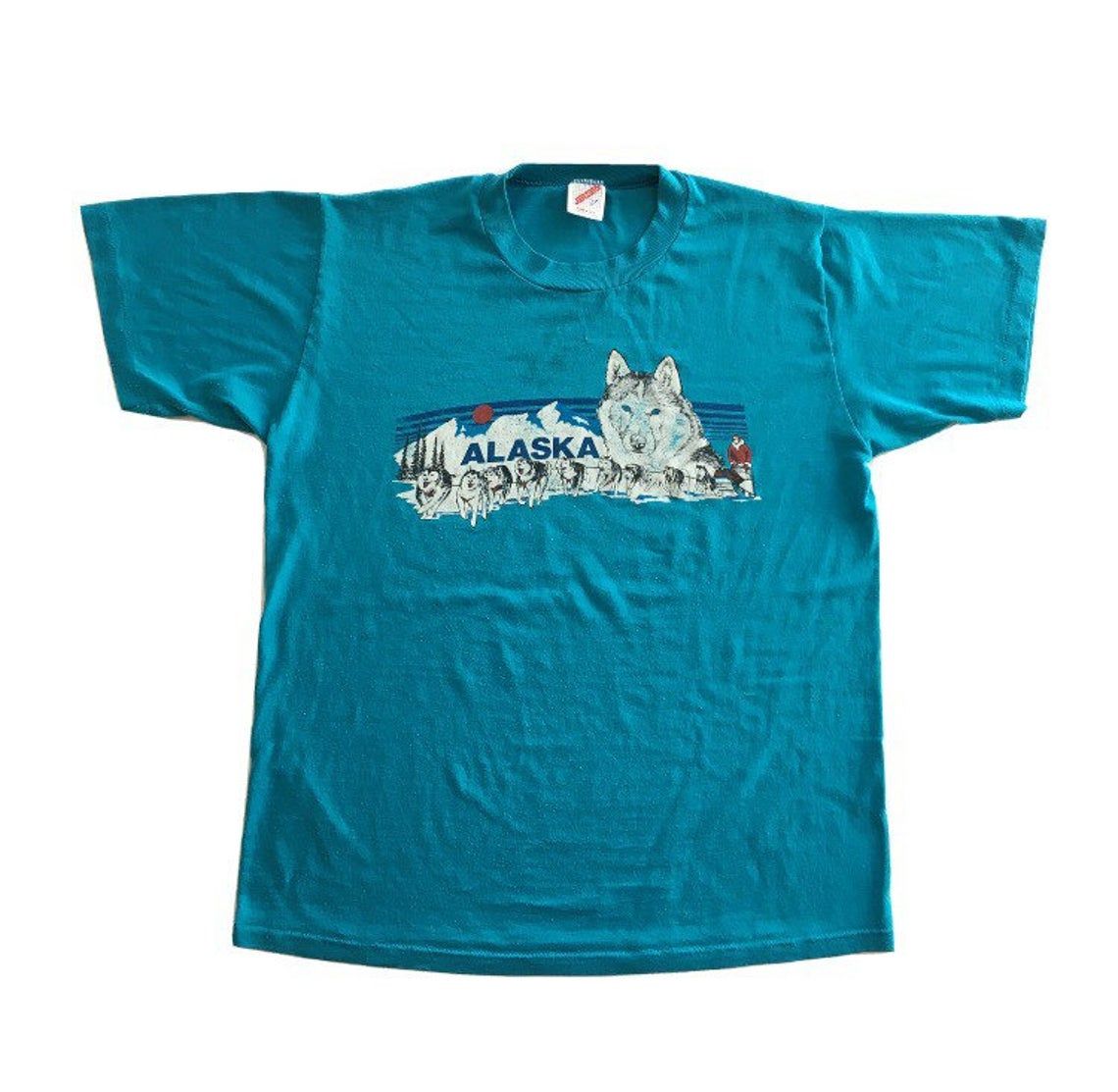 Vintage 80s Alaska Land of the Midnight Sun Iditarod Sled Dog Graphic shirt