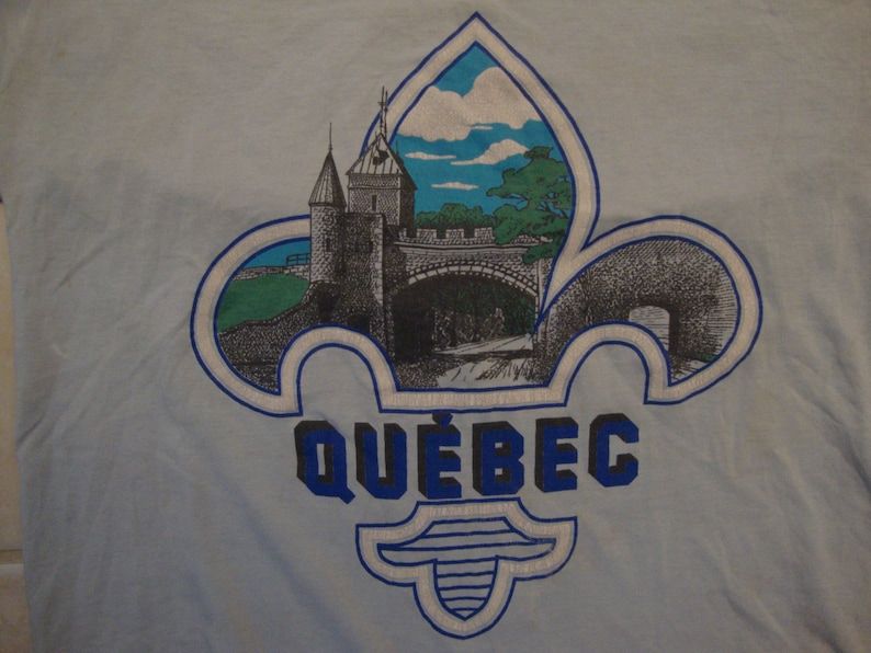 Vintage 80S Quebec Canada Tourist Souvenir Blue T Shirt