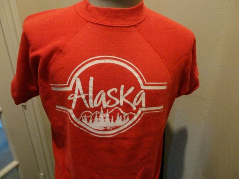 Vintage 80S Red Lightweight Alaska Crew Neck Sweatshirt Fits Adult