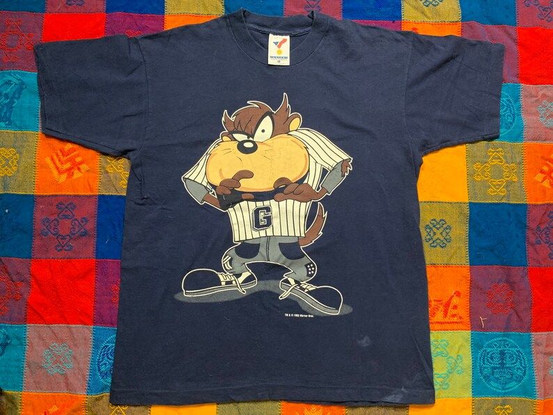 Vintage 90S 1993 Taz Looney Tunes Cartoon Georgetown University Baseball Athletic Sportswear Arge