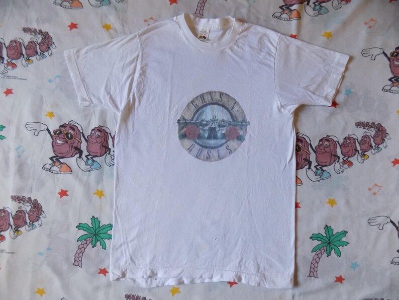 Vintage 90S Bootleg Guns N Roses Emblem T Shirt Size Small Fruit Of The Loom Single Stitch
