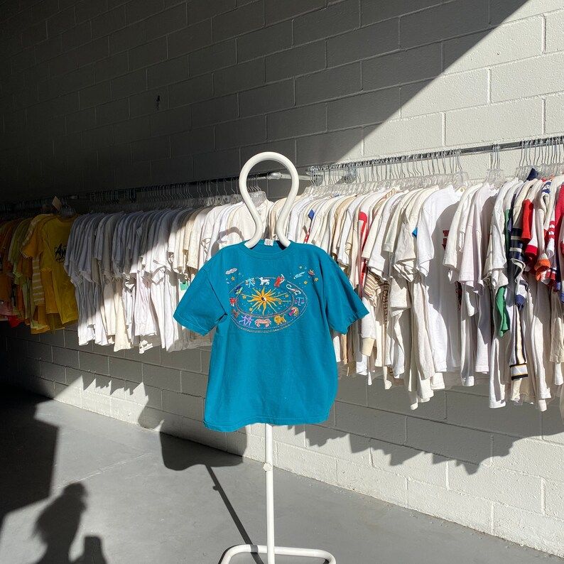 Vintage 90S Chain Esque Stitched Zodiac T Shirt Your Grandma Probably Gave You In 1994