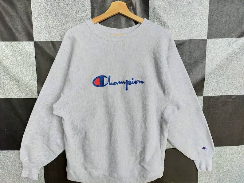 Vintage 90S Champion Reverse Weave Crewneck Sweatshirt Champion Embroidery Logo Pullover Sweatshirt Silver Colour L Size Rare Item
