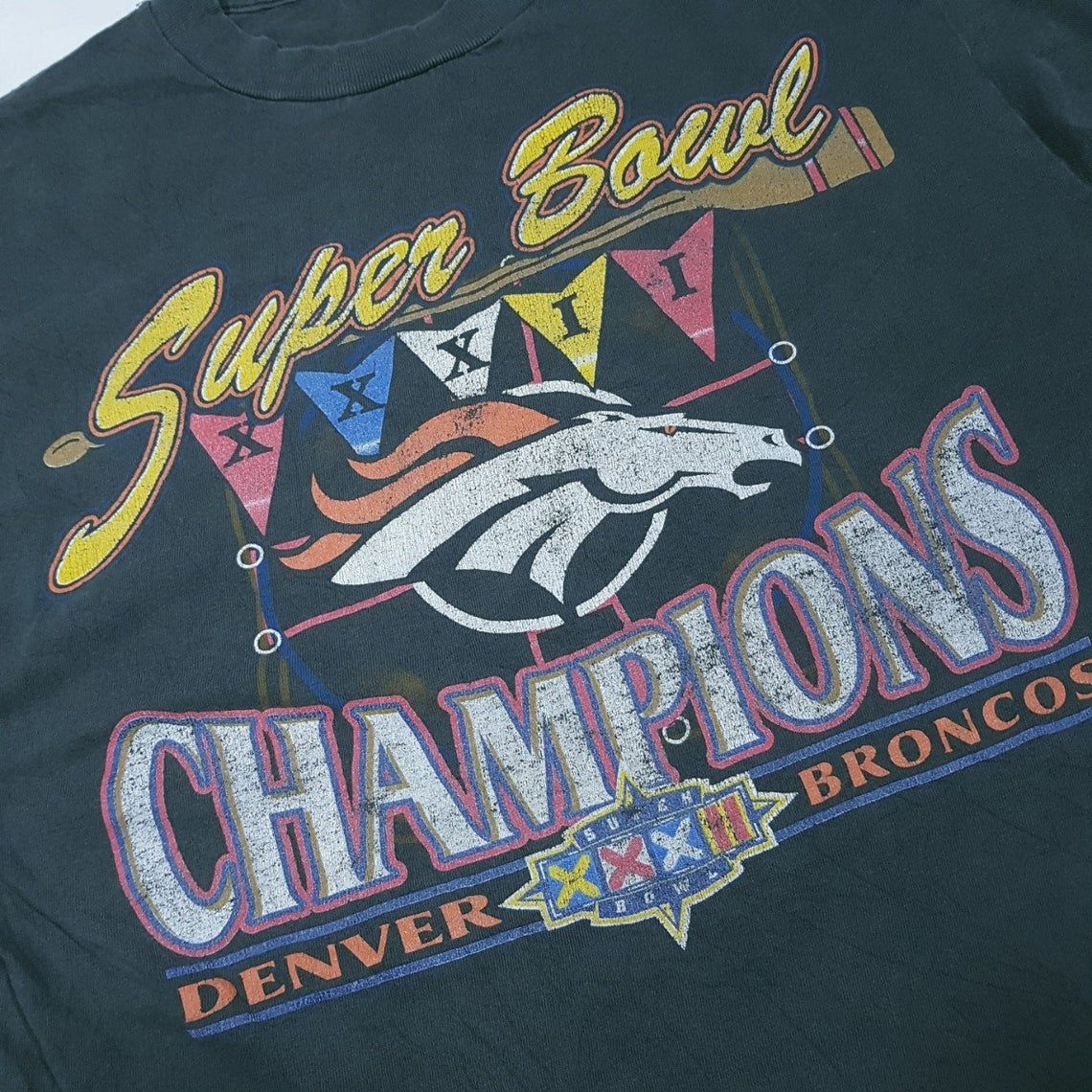 Vintage 90's Denver Broncos shirt Logo