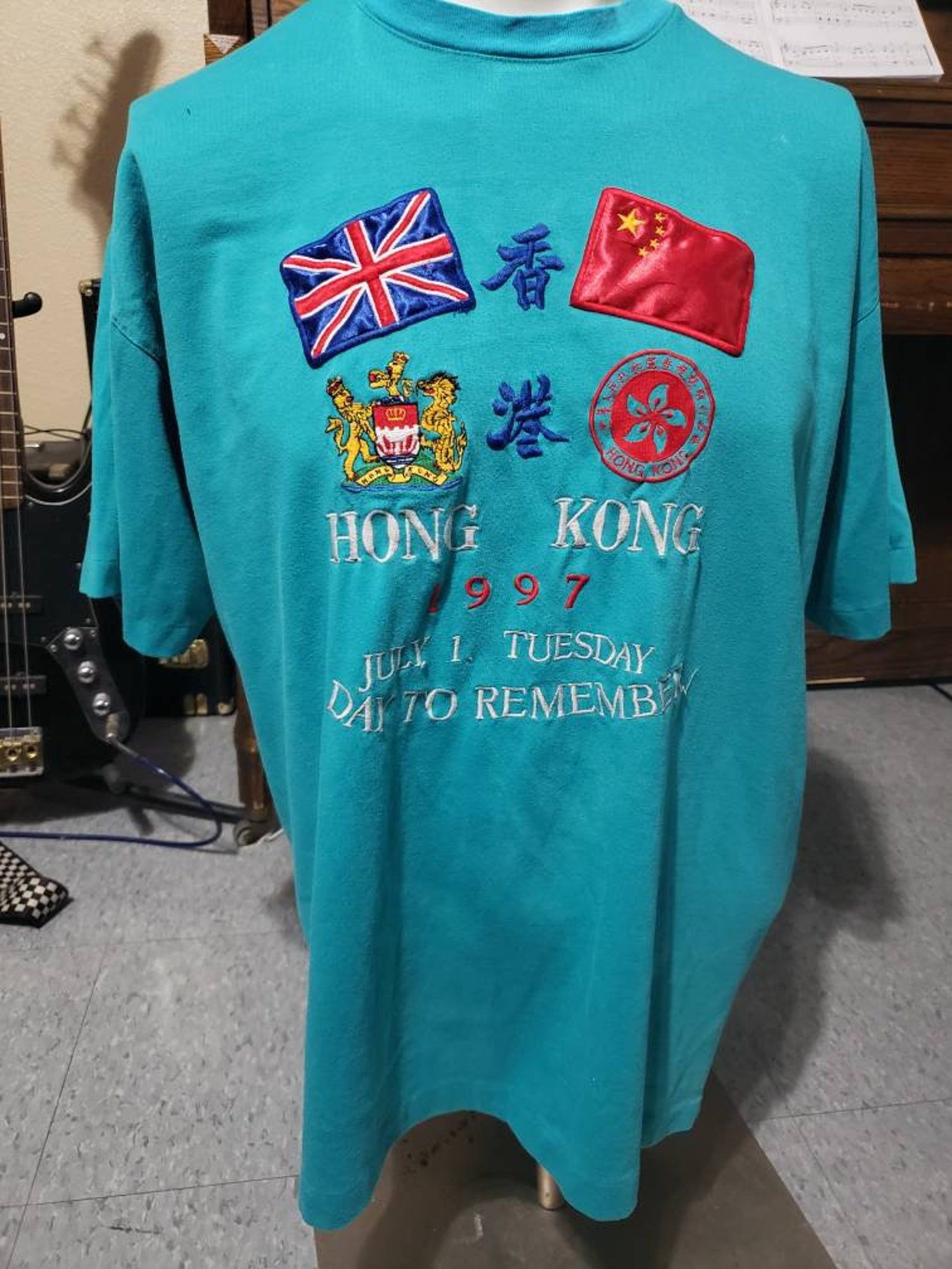 Vintage 90S Hong Kong Tshirt
