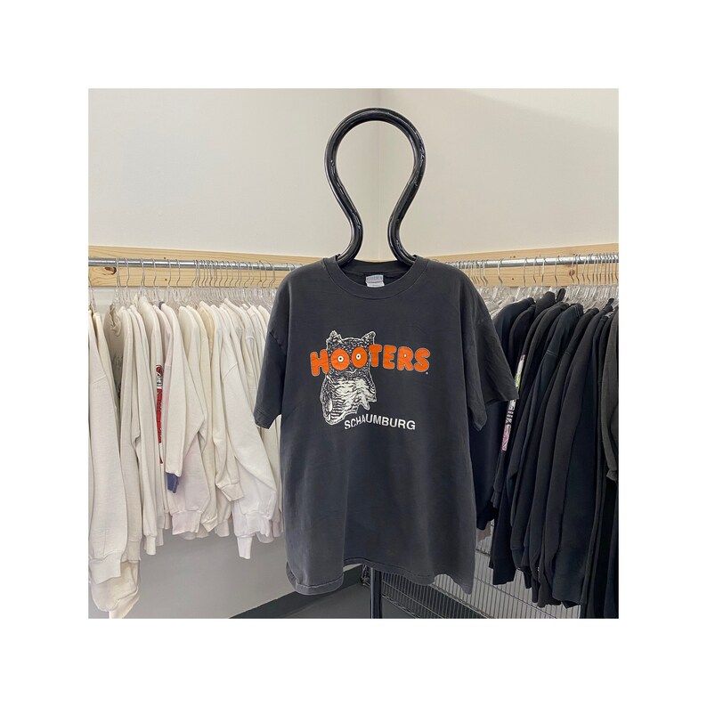 Vintage 90S Hooters Worn And Faded T Shirt