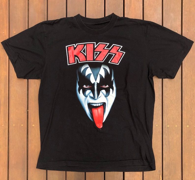 Vintage 90S Kiss Gene Simmons Glitter Box Logo Oversized Large Graphic Band T Shirt Retro Glam Rock Festival Fashion Kiss