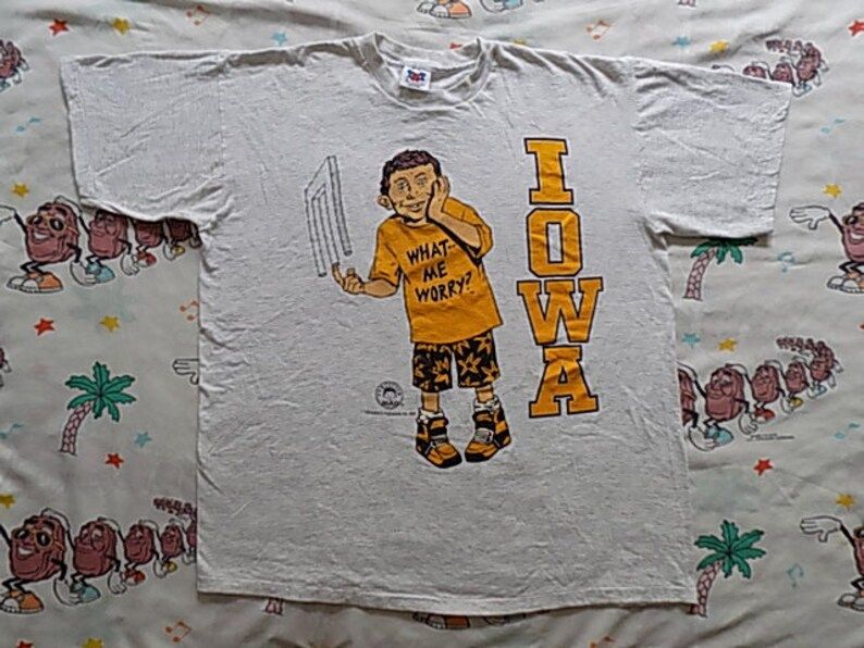 Vintage 90S Mad Magazine Iowa T Shirt 1994 Hawkeyes University Alfred E Neuman Very Bizarre vintage 90s mad magazine iowa t shirt 1994 hawkeyes university alfred e neuman very bizarre z1eae