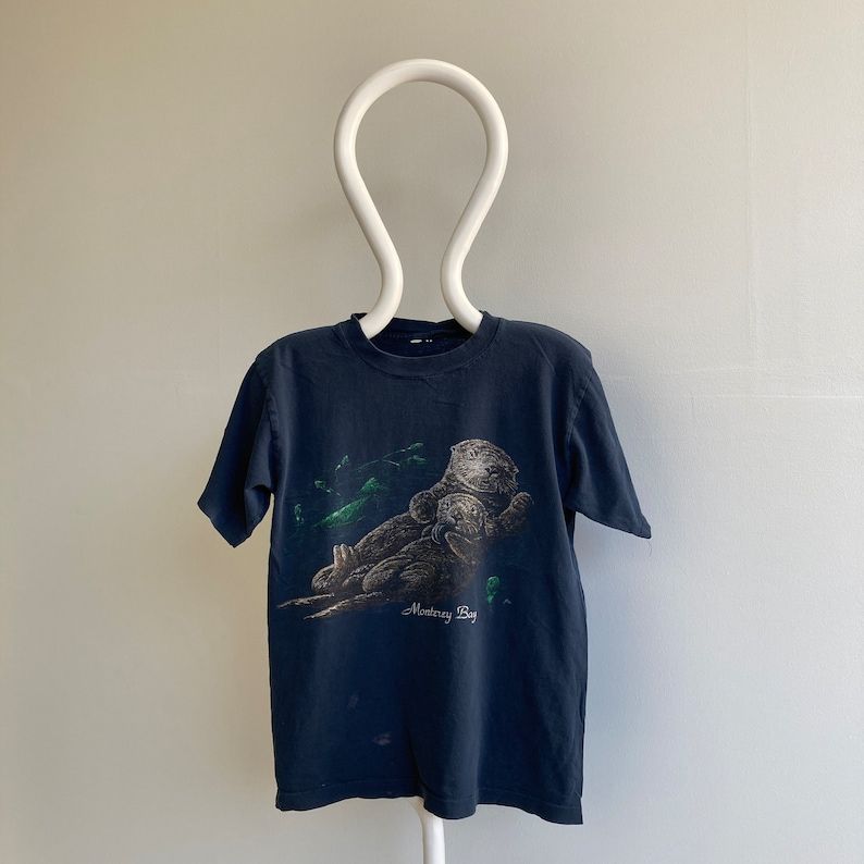 Vintage 90S Monterey Bay Beat Up Otter T Shirt