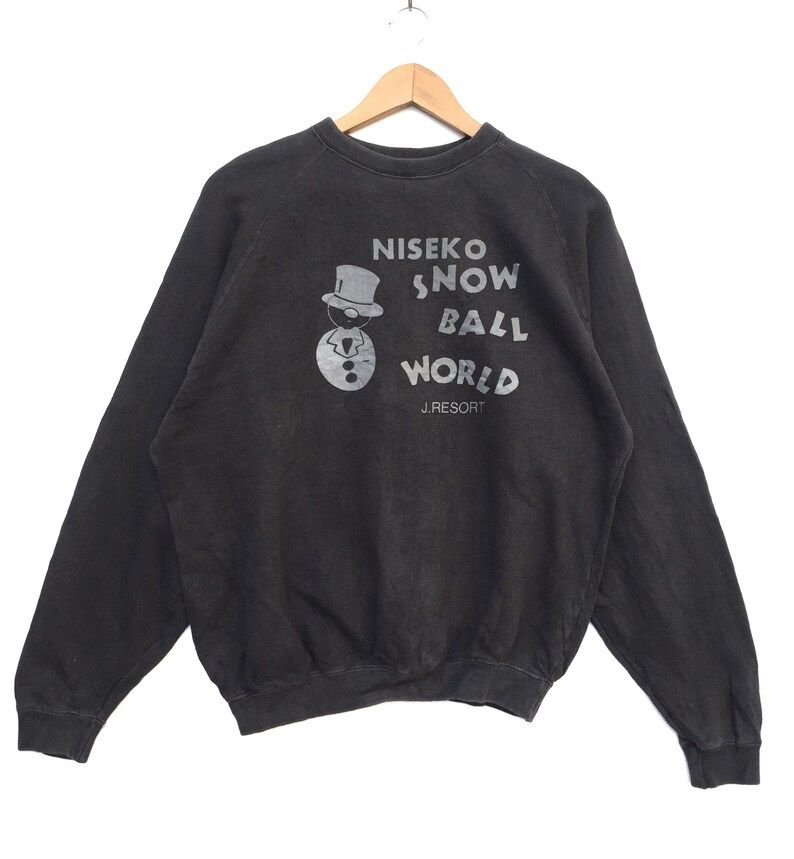 Vintage 90S Niseko Snow Ball World Big Logo Sweatshirt