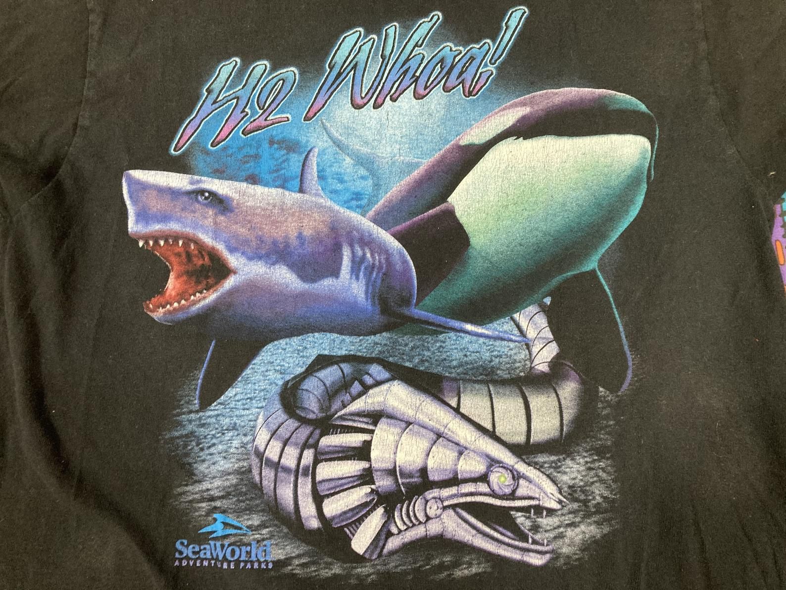 Vintage 90S Sea World H2 Whoa Tee W Robot Eel - Sz M - Shark Shamu Killer Whale Tee