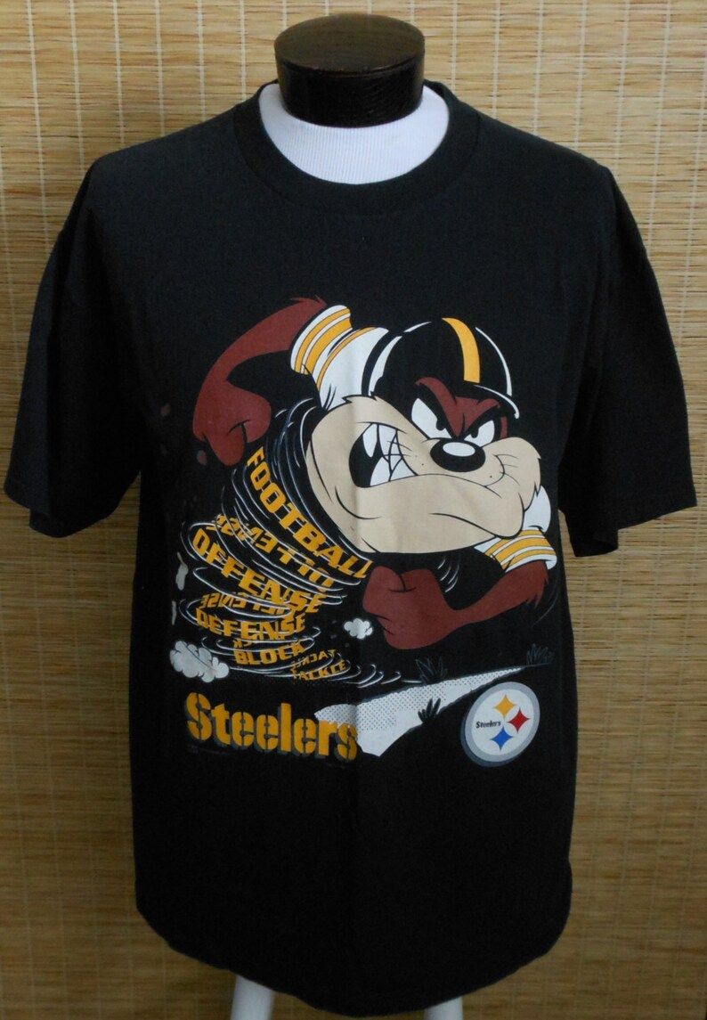 Vintage 90S Tazmanian Devil Short Sleeve Crewneck 1990S Pittsburgh Steelers T Shirt Hip Hop Size Unisex Large To X Large