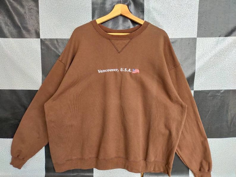 Vintage 90S Vancouver Usa Crewneck Sweatshirt Embroidery Flag Pullover Sweatshirt Brown Colour Xl Size Rare Item
