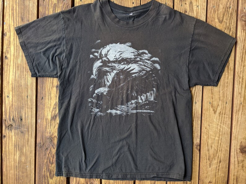 Vintage 90S00S Heavy Faded Eagle Tee