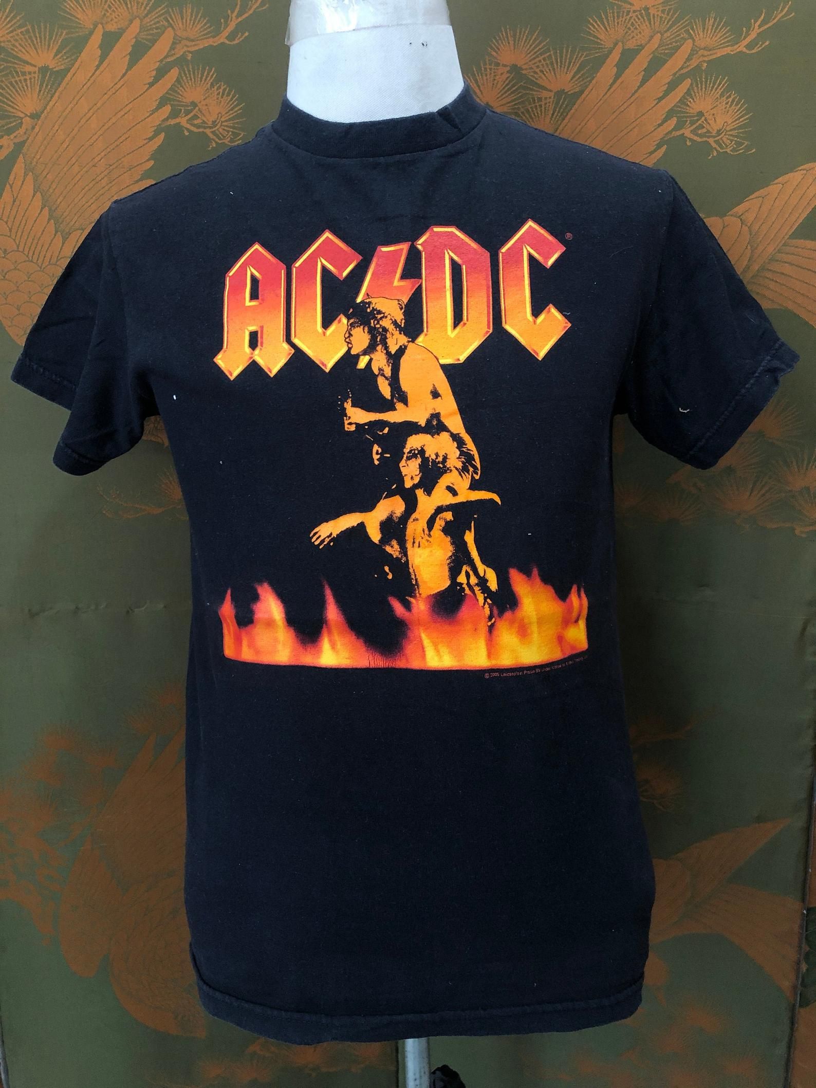 Vintage Acdc Rare Design On Fire Codekb