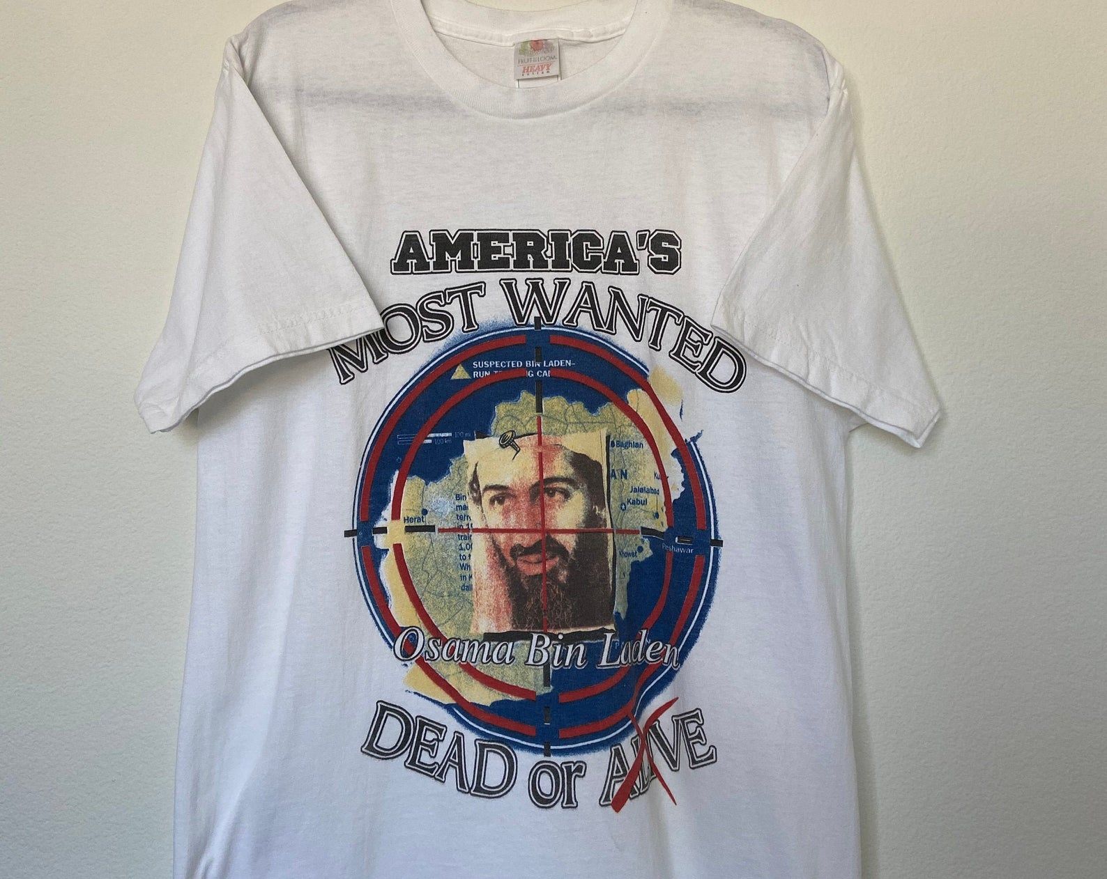 Vintage America'S Most Wanted Dead Or Alive Osama Bin Laden Graphic T-Shirt vintage americas most wanted dead or alive osama bin laden graphic t shirt ew5yj