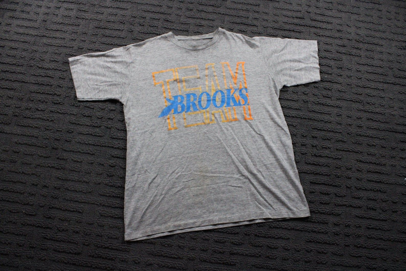 Vintage Brooks Team T-Shirt / 90S Running Graphic Promo Tee