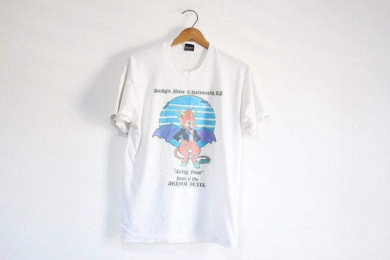 Vintage Buzbys Store Chatsworth New Jersey Home Of The Jersey Devil T Shirt