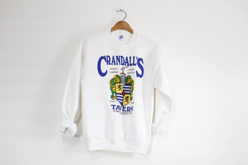 Vintage Crandalls Tavern Cumberland England Sweatshirt