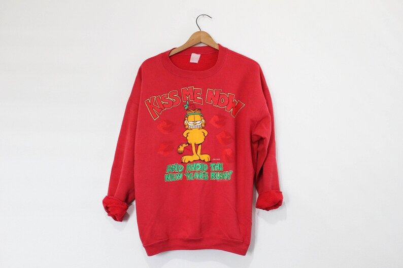 Vintage Garfield Kiss Me Now Holiday Sweatshirt