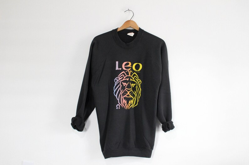 Vintage Leo Lion Astrological Sign Sweatshirt