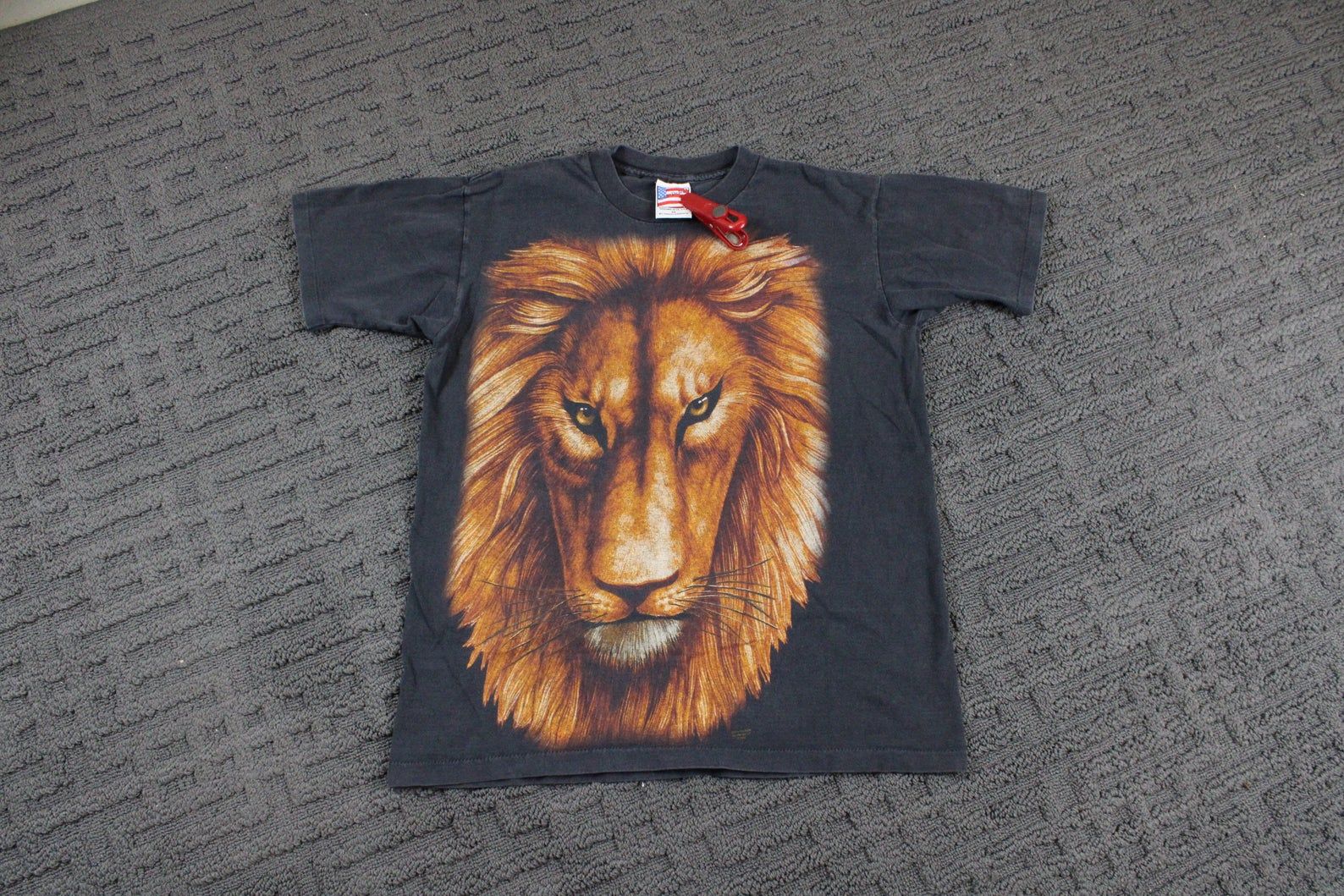Vintage Lion T-Shirt / Vintage 90S Promo Graphic Tee / Outdoor Wildlife