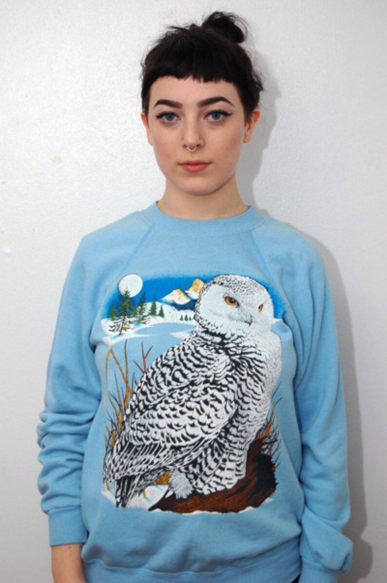 Vintage Owl Sweater M Blue 80S Unisex Animal Print White Forest Nature Retro Medium Sweatshirt Men Women Hipster Pastel Goth Nu Grunge Emo